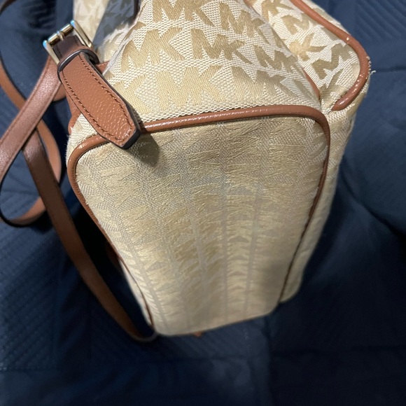 MK BACK PACK 😍 - Picture 8 of 15